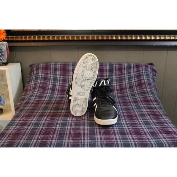 Fila Black and White Striped Hight Top Boy's Sneaker Size 6.5 - Picture 10 of 13